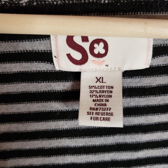 Black striped light weight cardigan - Picture 3 of 3